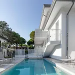 With Pool In 54751