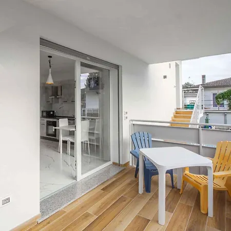 Apartamento With Pool In 54751 Bibione