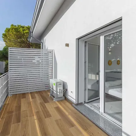 With Pool In 54751 Appartamento Bibione